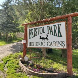 Bristol Cabins, hotel i Lava Hot Springs