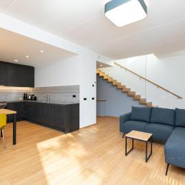 Self-check-in 3 bedroom apartment with sauna and balconies