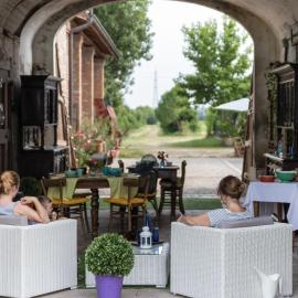 B&B Antica cascina, hotel v mestu Boretto