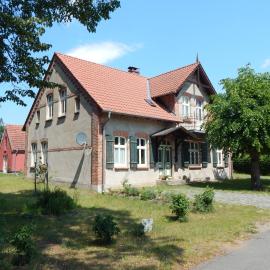 Ferienhaus am Wald mit Klavier, Holzofen, Sauna, hotel v destinácii Alt Jabel
