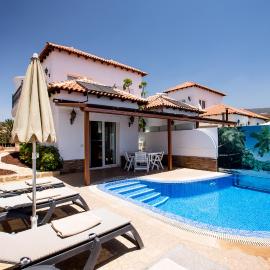 Villa Chayofa Sunrises، فندق في Chayofa