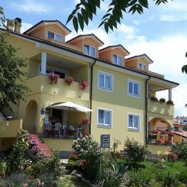Apartments Topalović: Kostrena şehrinde bir otel