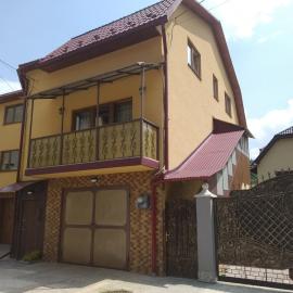 Camelot, khách sạn ở Rakhiv