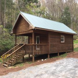 Little River Cabin, hotel en Sparta