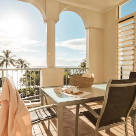Sea Change Beachfront Apartments: Trinity Beach şehrinde bir otel