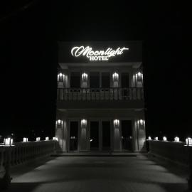 Moonlight Hotel, hotel in Chişinău