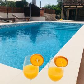 Apartments Malic, hotel in Pridraga