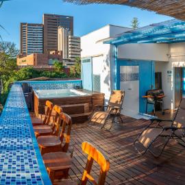 Air Guest House - con Desayuno & Jacuzzi Social, hotel in Medellín