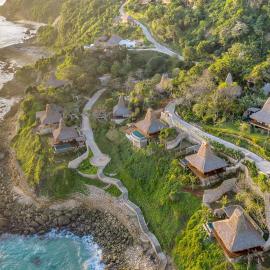 Lelewatu Resort Sumba, hotel din Watukarere