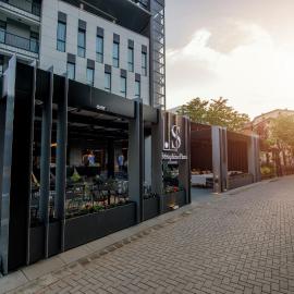 Seraphine Plaza, khách sạn ở Peje