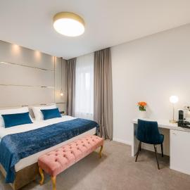 Flos Luxury Rooms