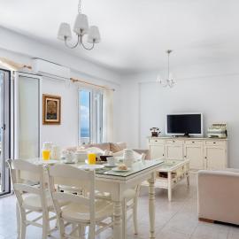 Pernari Apartments, hotell sihtkohas Spartia