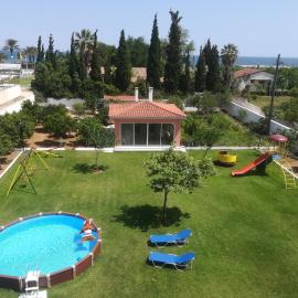 Marathon Beachside Villa 100m from the beach, hotel a Schinias