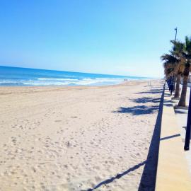 APARTAMENTO JUNTO A PLAYA CON PISCINA, hotell sihtkohas Miramar