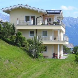 Apartment Barbara: Mutters şehrinde bir otel