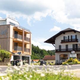 Hotel Weiß, hotel v destinácii Munderfing