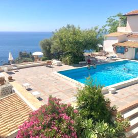 Residence Terra Rossa Taormina, ξενοδοχείο στην Ταορμίνα