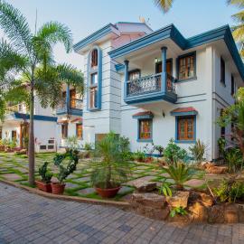 Mistral Holidays Near Trinity Beach & Benaulim Beach, отель в Бенаулиме