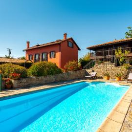Casa de Aldea con Piscina Calefactada opcional - CA-1451-AS, hotel in Villaviciosa