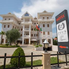 Hotel Vila Zeus, hotel in Rinas