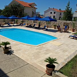 Apartments Villa Olga, hotel in Rab