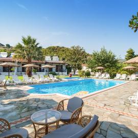 STRAWBERRY Skiathos: Aya Paraskevi şehrinde bir otel