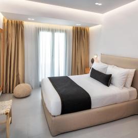 Harmony Suites, готель у Фірі