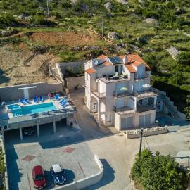 Apartments Pušić, hotell i Omiš