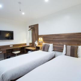Heathrow-Windsor Guest House, hotel in Slough