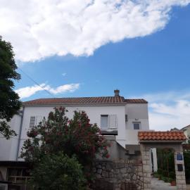 Apartments Knežević, hotel in Jadranovo