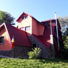 Casa DAOS, hotel i Nucşoara