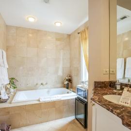 Harvey House Bed & Breakfast, מלון באוק פארק