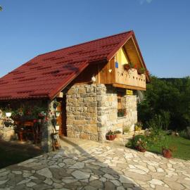 Guest house Emanuela, hotel u Slunju
