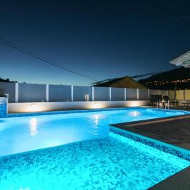 Oz's Oasis with Heated Private Pool