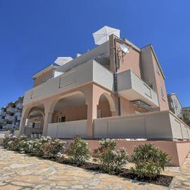 Villa Magena - Modern Apartments in Pag Center, hotel in Pag