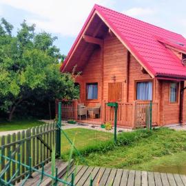 Domki Żabi Staw, hotel a Mikołajki