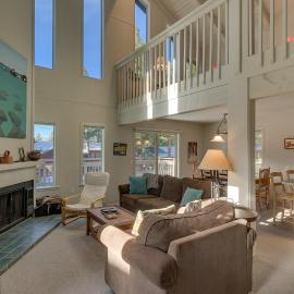 Sunny Daze at Dollar Point by Tahoe Getaways - Tahoe Classic w Open Floor Plan, Wood Fireplace, Close to Lake!