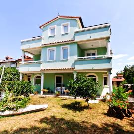 Studios Simona – hotel w Medulinie