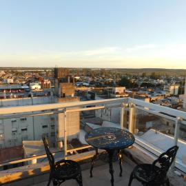Departamento en peatonal con terraza y vista al río Uruguay, hotel v mestu Concordia