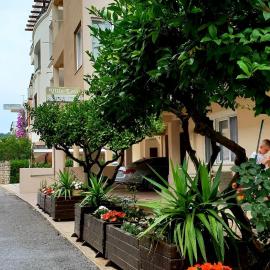 Apartments Lati, hotel in Ulcinj