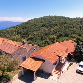 Apartment Podini, hotel in Brseč