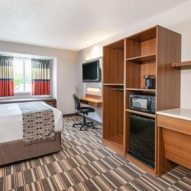 Microtel Inn & Suites by Wyndham Pittsburgh Airport, hotel a Robinson Township