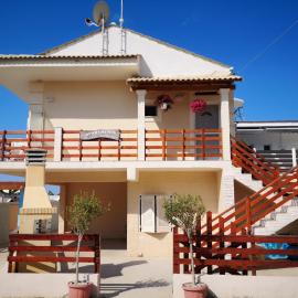 Apartment Alexis Armeno, מלון במרטיאס