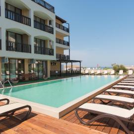 Oasis Del Sol - Front Beach, hotel din Lozeneț