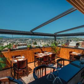 Urban Boutique Hotel, מלון בטביליסי סיטי