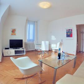 Spacious 2-bedroom near lake - Stardust 32