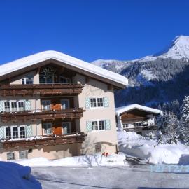 Hotel Garni Ingeborg: Mittelberg'de bir otel