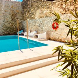 Hotel Carbonell, ξενοδοχείο σε Llança
