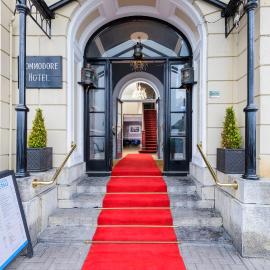 Commodore Hotel, hotelli kohteessa Cobh