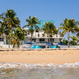 Numero Uno Beach House, hotel in San Juan